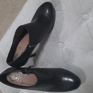Black Vince Camuto boots marked size 6 but fits like 5 5